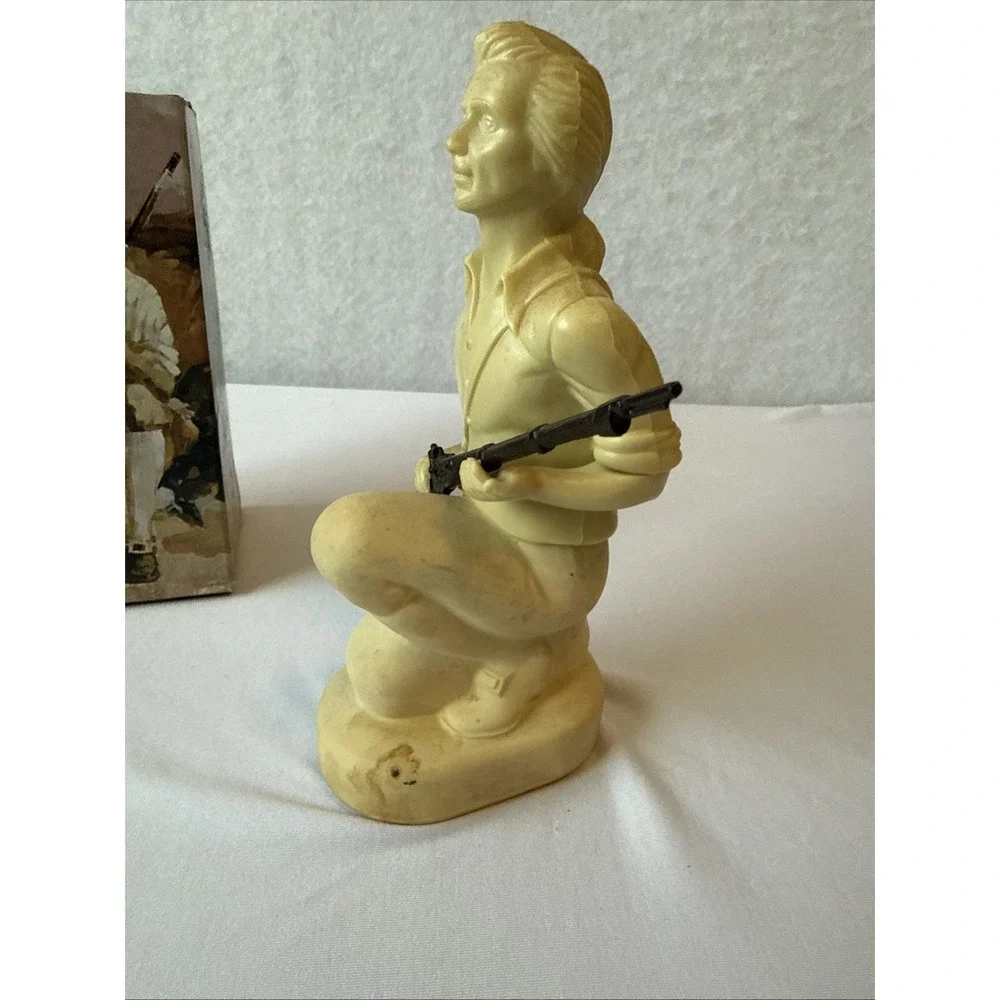Vintage Avon Minuteman Decanter Bottle 4oz Empty With Original Box 1970s Rifle
